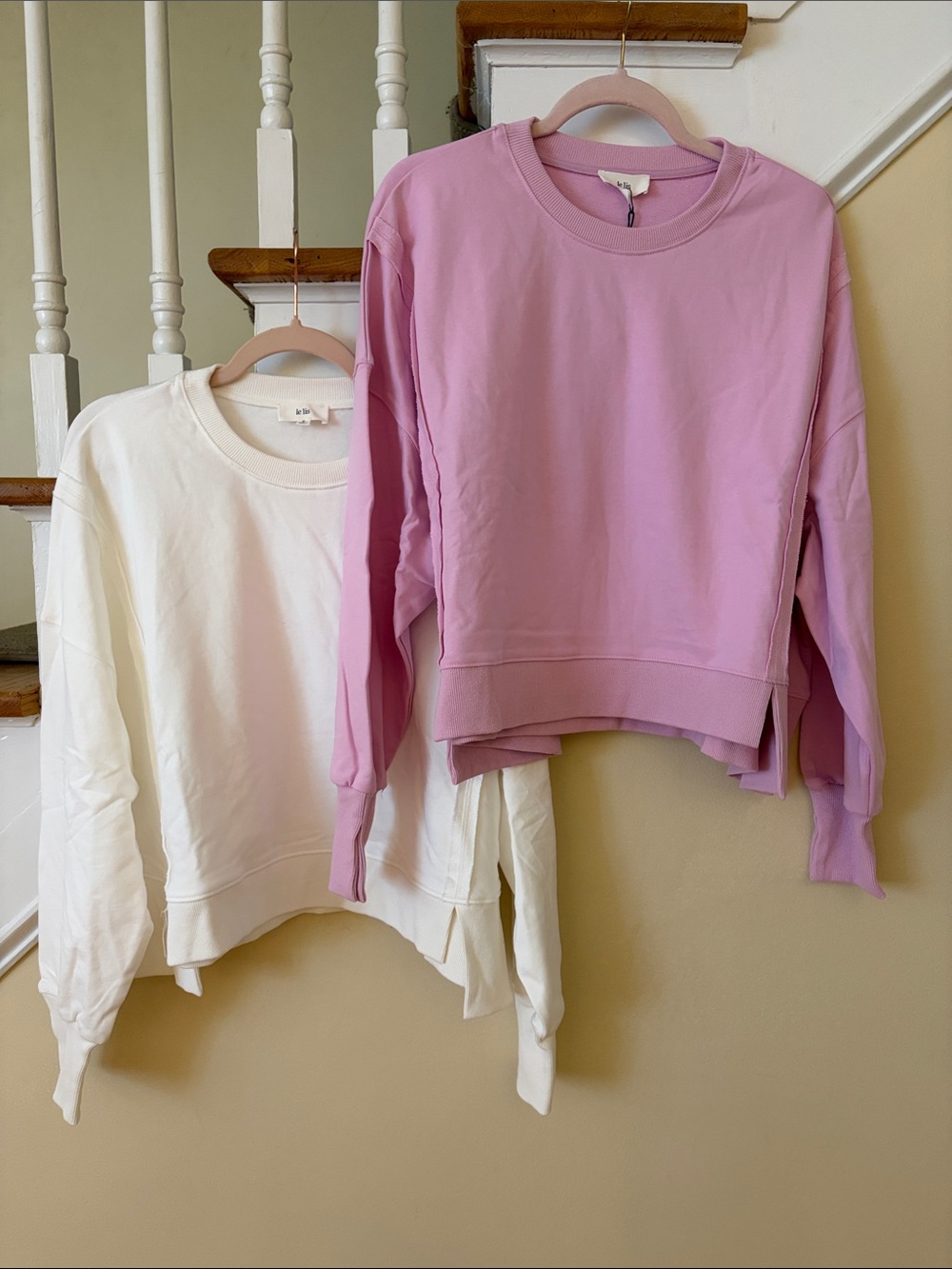 Le lis Crewneck Sweatshirt bundle - lilac & White